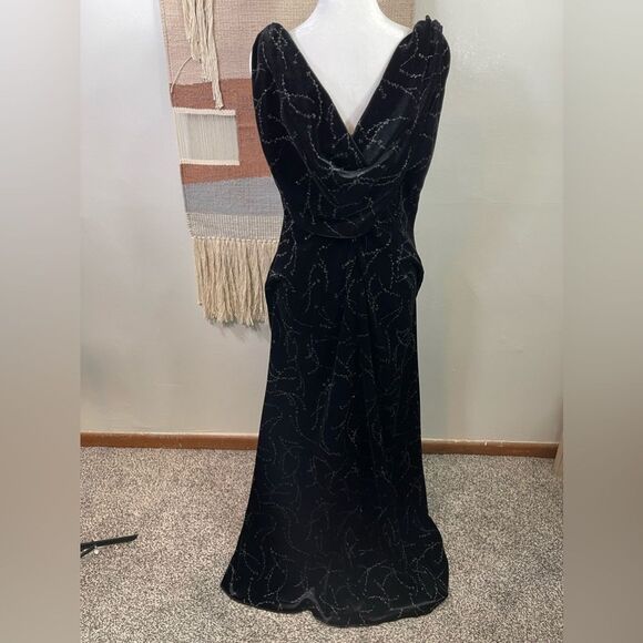 Vintage 90s David Warren Black and Silver Velvet Maxi Gown With Cape Details 10 - Picture 3 of 5